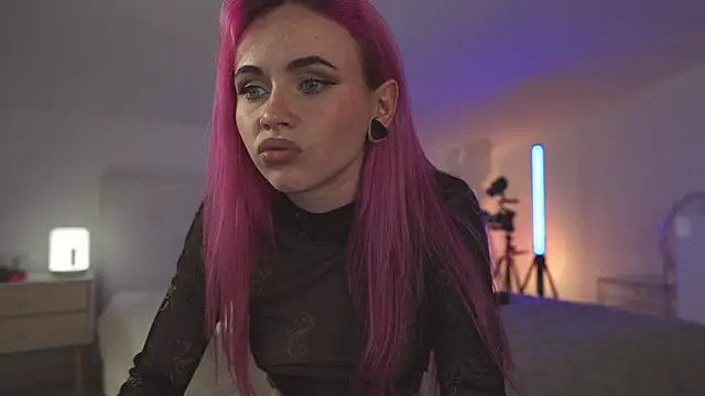 Sarah Pink online show from February 2025 08:51:02 PM