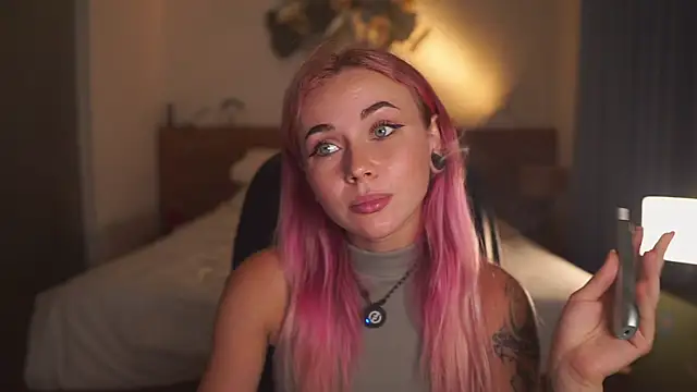 Snapshot of Sarah_Pink chatting on April 2026 01:41:01 PM Sarah Pink online show from April 2026 01:41:01 PM