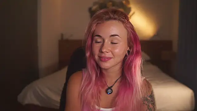 Snapshot of Sarah_Pink chatting on April 2026 02:36:02 PM Sarah Pink online show from April 2026 02:36:02 PM