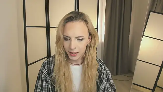 Snapshot of Tiffany__King chatting on March 2026 08:25:01 PM Tiffany King online show from March 2026 08:25:01 PM