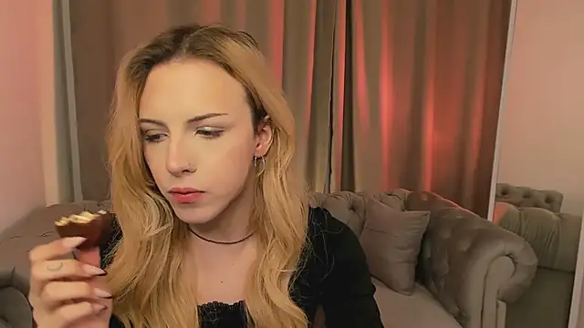 Snapshot of Tiffany__King chatting on April 2026 05:40:01 AM Tiffany King online show from April 2026 05:40:01 AM