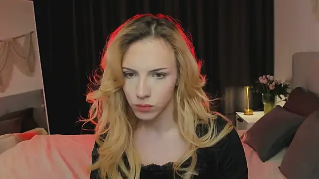 Snapshot of Tiffany__King chatting on April 2026 06:07:01 AM Tiffany King online show from April 2026 06:07:01 AM