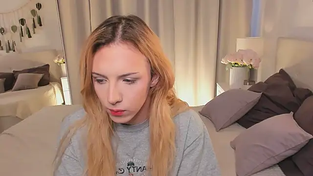 Snapshot of Tiffany__King chatting on April 2026 05:46:01 AM Tiffany King online show from April 2026 05:46:01 AM