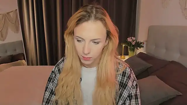 Snapshot of Tiffany__King chatting on April 2026 05:25:01 AM Tiffany King online show from April 2026 05:25:01 AM