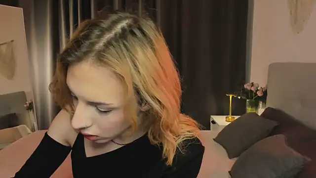 Snapshot of Tiffany__King chatting on April 2026 05:41:01 AM Tiffany King online show from April 2026 05:41:01 AM