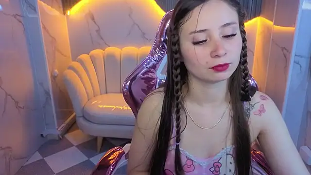 Ariana18 b online show from May 2026 01:07:01 PM