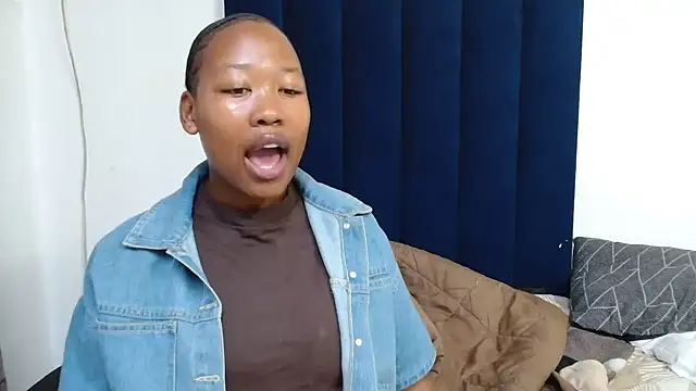 Lissa 27 online show from March 2026 05:04:01 PM