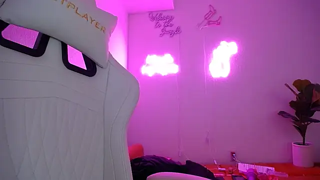 groovynights online show from March 2025 04:17:01 PM