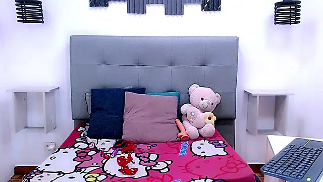 Snapshot of Sophia_Valentina chatting on February 2026 04:46:02 AM Sophia Valentina online show from February 2026 04:46:02 AM