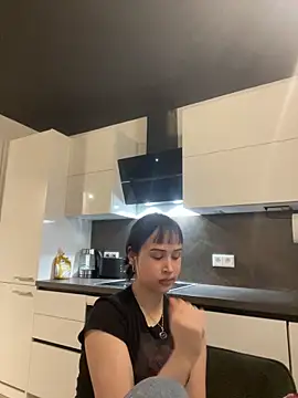 Just-Lilly online show from April 2026 08:12:02 PM