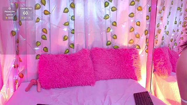 Snapshot of AlannaSmiless chatting on March 2026 01:05:02 AM AlannaSmiless online show from March 2026 01:05:02 AM