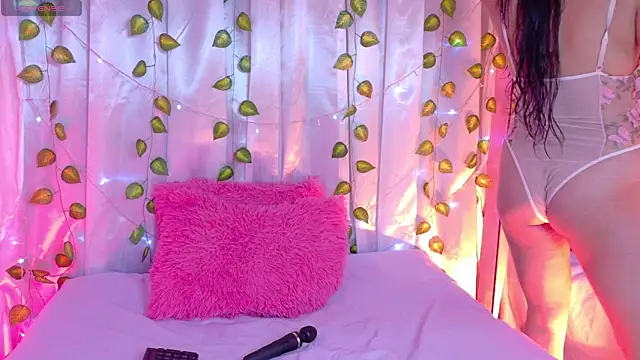 Snapshot of AlannaSmiless chatting on March 2026 01:22:02 PM AlannaSmiless online show from March 2026 01:22:02 PM