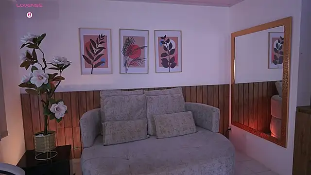 IvyGrabes online show from May 2026 07:19:02 PM