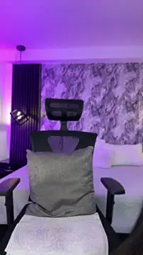 Snapshot of Mialarouse chatting on April 2026 06:10:01 PM Mialarouse online show from April 2026 06:10:01 PM