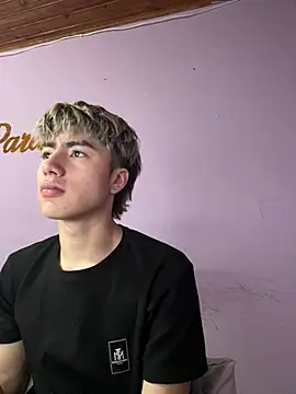 AlexanderCollman2 online show from April 2026 12:37:01 AM