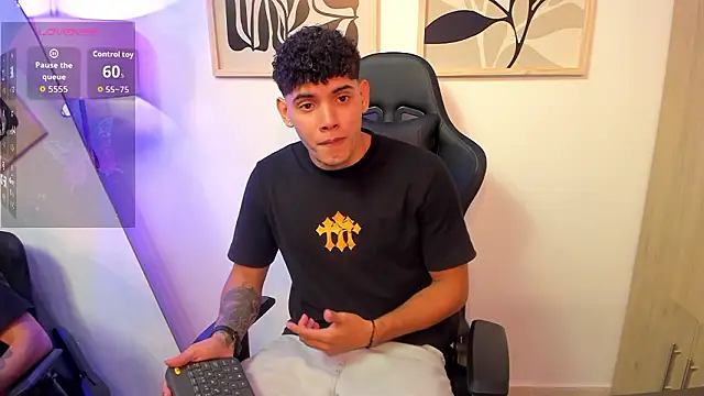 Snapshot of justin_payn14 chatting on March 2026 02:53:02 PM justin payn14 online show from March 2026 02:53:02 PM