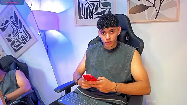 Snapshot of justin_payn14 chatting on March 2026 07:19:02 PM justin payn14 online show from March 2026 07:19:02 PM