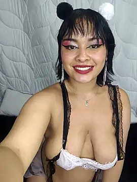 zoe love18 online show from April 2026 04:19:01 AM
