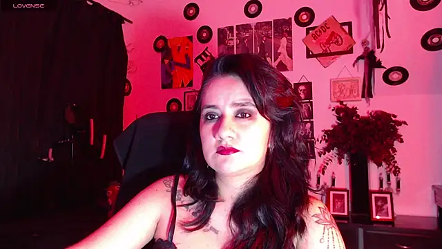 Snapshot of Darkyll33 chatting on June 2026 05:21:02 AM Darkyll33 online show from June 2026 05:21:02 AM