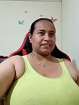 Snapshot of BustySexy_Nataly chatting on April 2026 11:35:01 PM BustySexy Nataly online show from April 2026 11:35:01 PM
