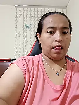 Snapshot of BustySexy_Nataly chatting on May 2026 05:36:02 AM BustySexy Nataly online show from May 2026 05:36:02 AM