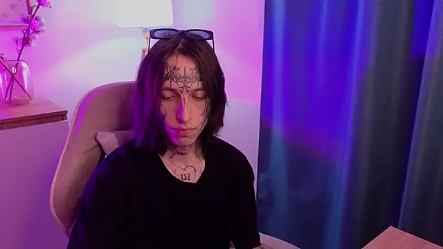 Snapshot of swagamee chatting on April 2026 03:02:01 PM swagamee online show from April 2026 03:02:01 PM