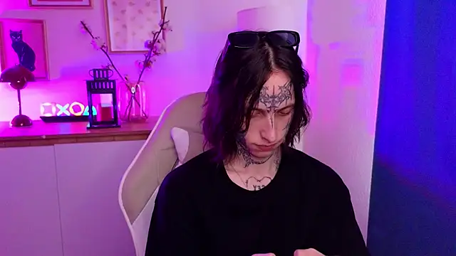 Snapshot of swagamee chatting on April 2026 03:02:01 PM swagamee online show from April 2026 03:02:01 PM