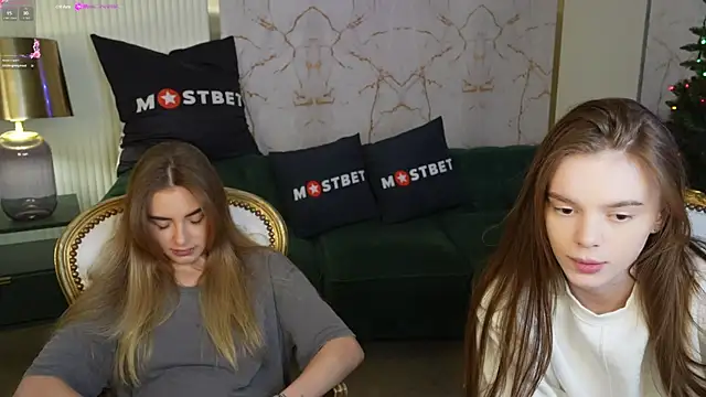 Snapshot of Zlata_Sky chatting on December 2024 10:39:02 PM Zlata Sky online show from December 2024 10:39:02 PM