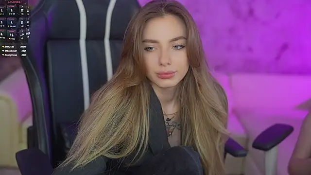 Snapshot of Zlata_Sky chatting on January 2025 10:48:01 PM Zlata Sky online show from January 2025 10:48:01 PM