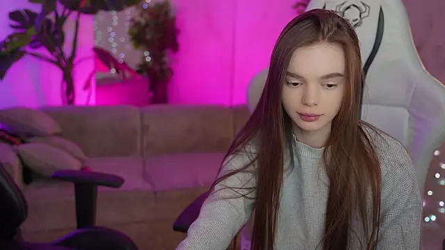 Snapshot of Zlata_Sky chatting on February 2025 12:04:01 AM Zlata Sky online show from February 2025 12:04:01 AM