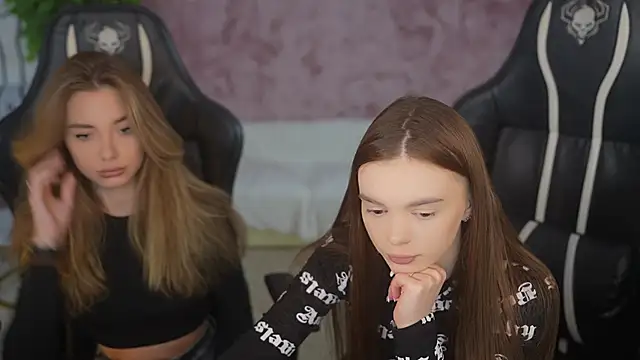 Snapshot of Zlata_Sky chatting on September 2025 06:35:01 PM Zlata Sky online show from September 2025 06:35:01 PM