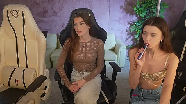 Snapshot of Zlata_Sky chatting on November 2025 03:23:01 PM Zlata Sky online show from November 2025 03:23:01 PM