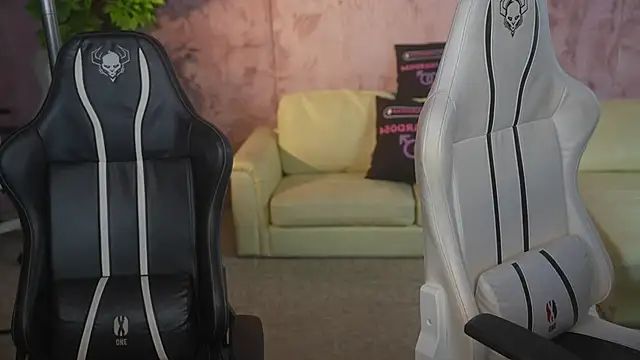 Snapshot of Zlata_Sky chatting on December 2025 07:41:01 PM Zlata Sky online show from December 2025 07:41:01 PM