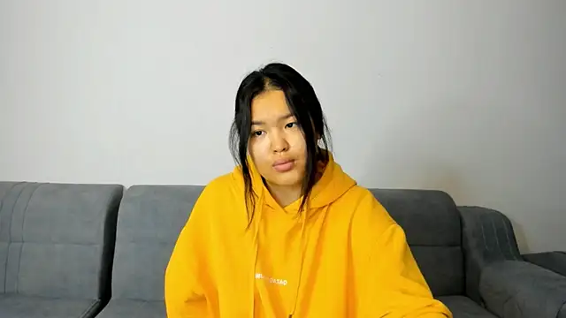 luna yum online show from February 2026 07:20:02 PM