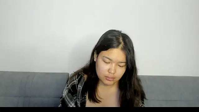 luna yum online show from February 2026 07:23:01 PM