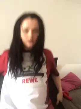 LeonieClaire online show from March 2026 11:04:01 AM