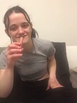 LeonieClaire online show from March 2026 06:12:01 PM