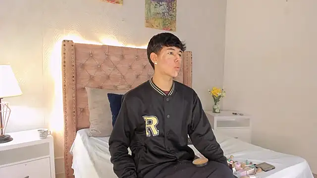 noah lewiss online show from February 2026 10:33:01 AM