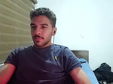 Snapshot of _s33bas chatting on April 2026 01:30:02 AM s33bas online show from April 2026 01:30:02 AM