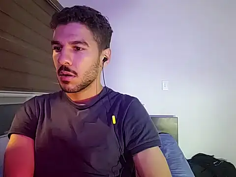 Snapshot of _s33bas chatting on April 2026 12:23:01 AM s33bas online show from April 2026 12:23:01 AM