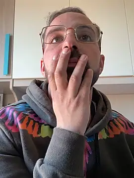 Snapshot of no-name15 chatting on April 2026 12:42:01 PM no-name15 online show from April 2026 12:42:01 PM