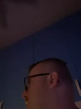 Snapshot of io1Elian chatting on April 2026 08:24:02 PM io1Elian online show from April 2026 08:24:02 PM