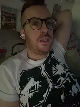 Snapshot of io1Elian chatting on April 2026 03:24:02 PM io1Elian online show from April 2026 03:24:02 PM