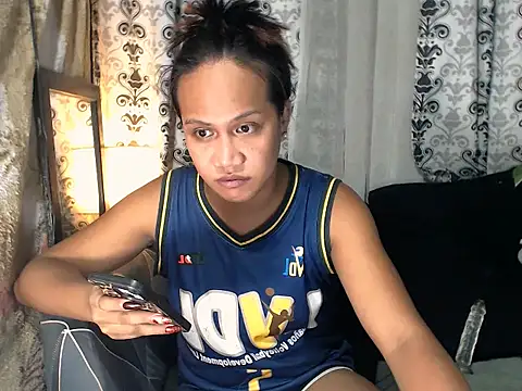 Snapshot of Queen-barbie chatting on July 2026 11:23:02 AM Queen-barbie online show from July 2026 11:23:02 AM