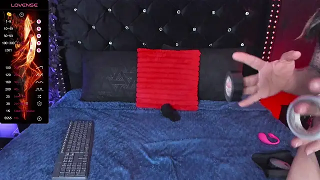 Snapshot of IM__Lilith chatting on April 2026 05:27:02 AM IM Lilith online show from April 2026 05:27:02 AM