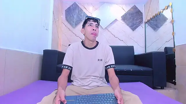 biig boy online show from February 2026 08:05:01 PM