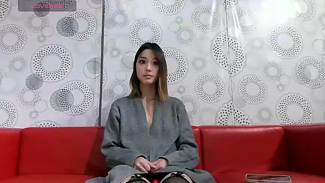 erinaka123 online show from April 2026 01:52:01 PM