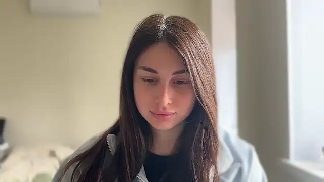 LiluMartiznir online show from March 2026 12:43:02 PM