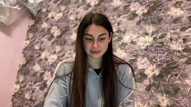 LiluMartiznir online show from April 2026 07:36:01 PM