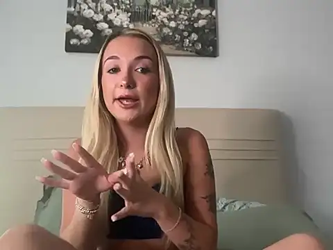 Snapshot of kelseyblu chatting on April 2026 10:29:01 PM kelseyblu online show from April 2026 10:29:01 PM